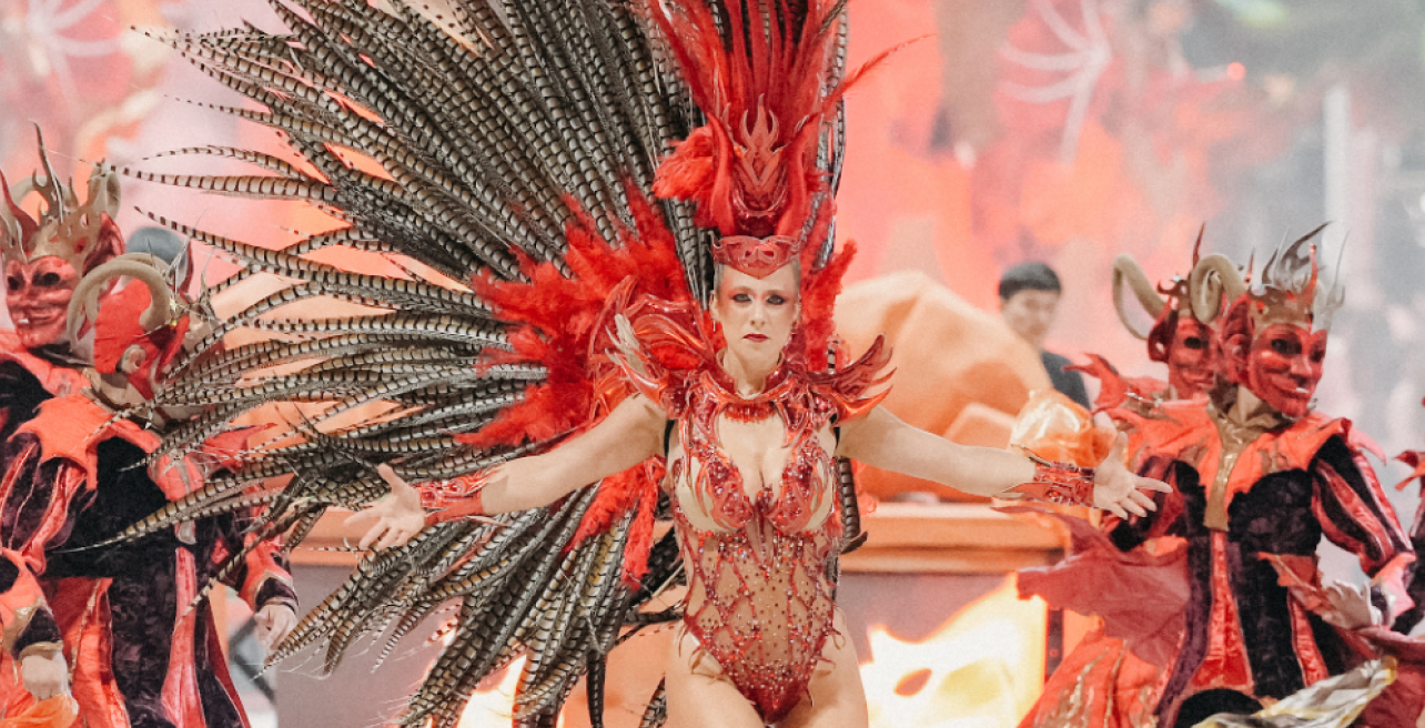 Carnaval de Gualeguaychú con Flecha Bus